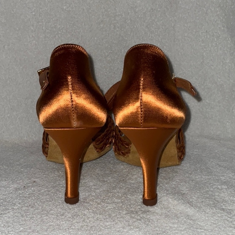 International Dance Shoes “Neeve” Tan Satin – Women’s Size 3.5 - Picture 3 of 5